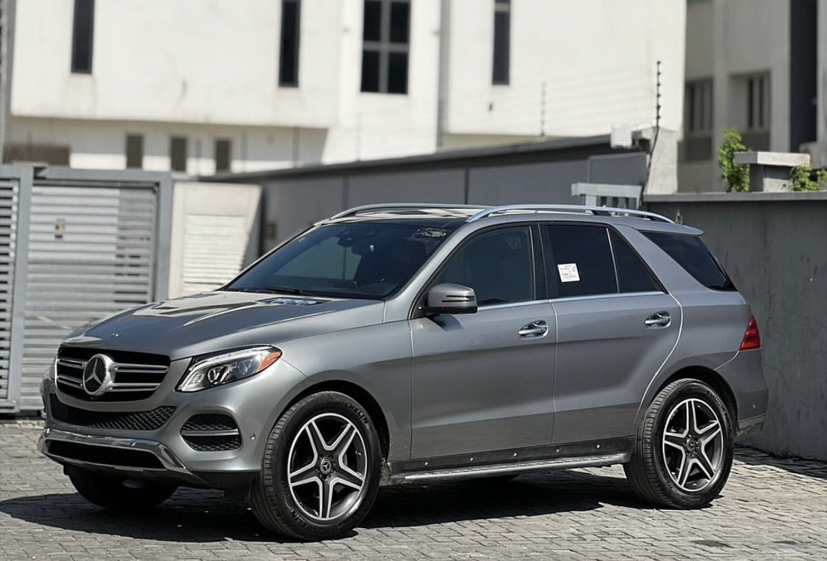 phantom__autos's tweet photo. 🔹2016 Mercedes-Benz GLE 350
Direct Foreign Used 🇺🇸
▪️Grey on Tan Interior | Leather Upholstery
▪️Navigation | Reverse & 360° Cam
▪️Assists {Lane Keep, BSM, Park, Pre-Collision}
▪️Keyless Entry | Pano Roof | Power Tailgate
💰Call or DM for Price & More Info
#PhantomAutos #GLE350 https://t.co/igmoMIiMzN