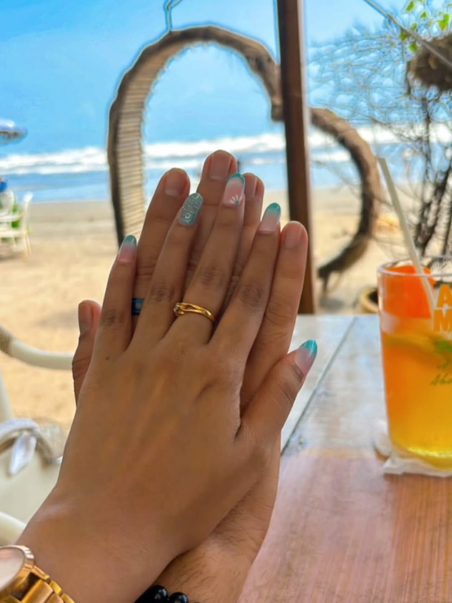 alldatmatterz_'s tweet image. Television actor Nandish Sandhu has shared exciting news with his fans! 💍
Taking to social media, Nandish revealed that he got engaged to actress Kavita Banerjee in September this year.
He announced the happy news with a sweet caption: “Hi Partner. 💍❤️Ready?😁
#RashamiDesai