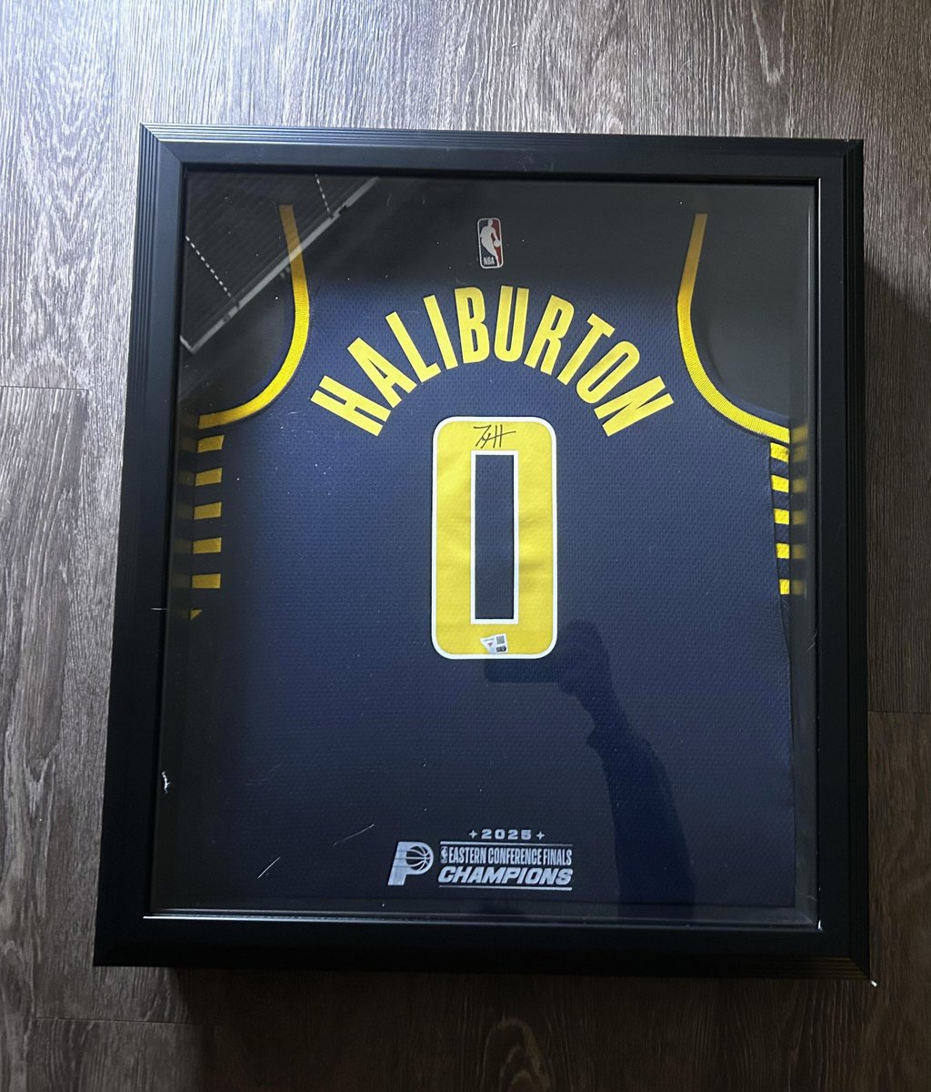 Groomsmen hooked me up with an awesome wedding gift 😍😤