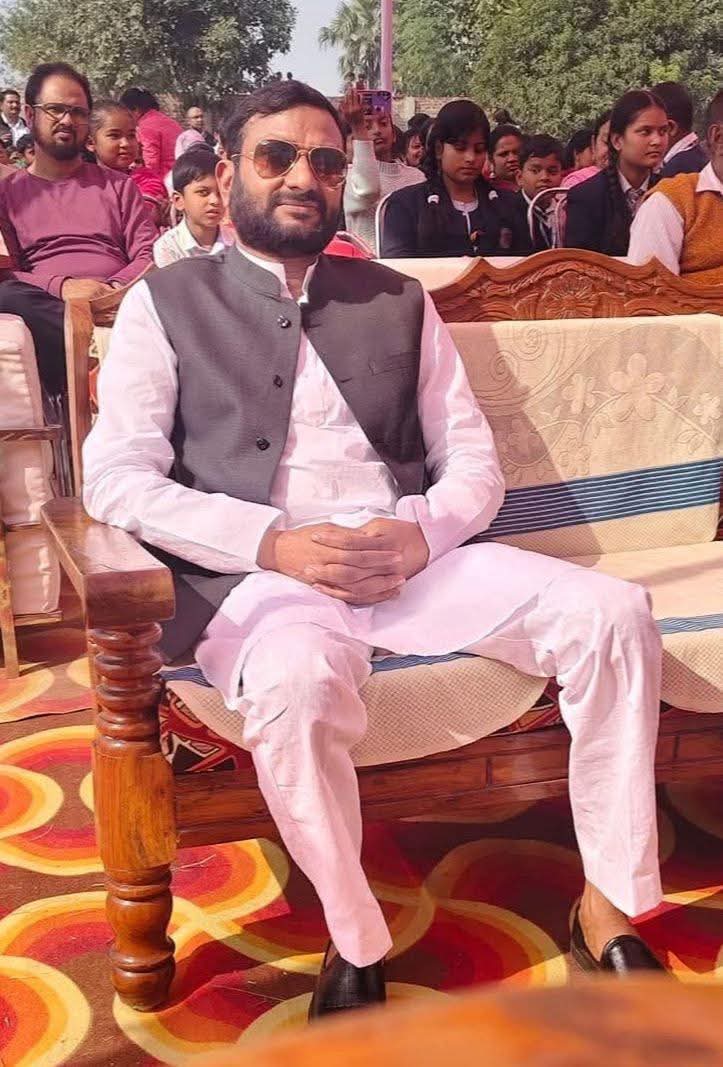 sarfraz98733's tweet photo. हमलोग श्री लालू प्रसाद यादव जी एवं राजद के आलाकमान से मांग करते हैं की शेरघाटी विधानसभा 226 से हमलोगों के बड़े भाई जनाब वसीम अकरम साहब को टिकट दिया जाए। शेरघाटी विधानसभा 226 से राजद के भावी उम्मीदवार
श्री वसीम अकरम जी। @yadavtejashwi
 @RJDforIndia
#tejaswiyadavbihar https://t.co/IENGvaaUze