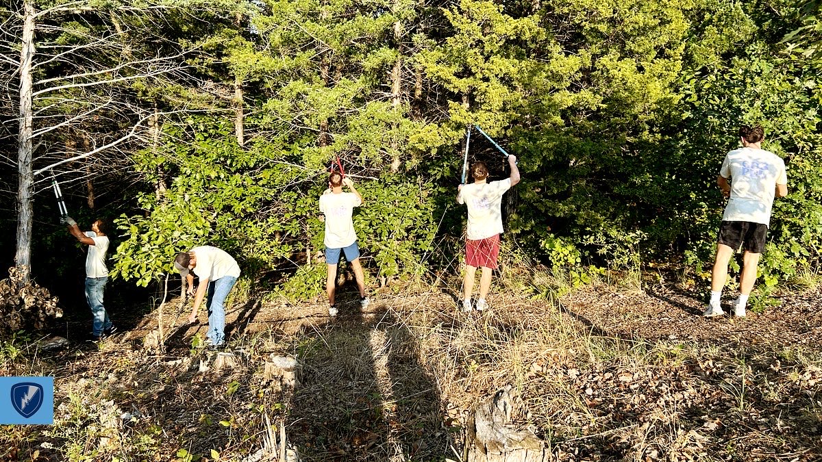 Kerusso Days 2025: Called to Proclaim ✝️

Our team had an opportunity to serve in Keats, Kansas at Bethlehem Revisited to help prepare their farm to tell the story of the birth of Jesus!

⛈️🏀

#RollThunder