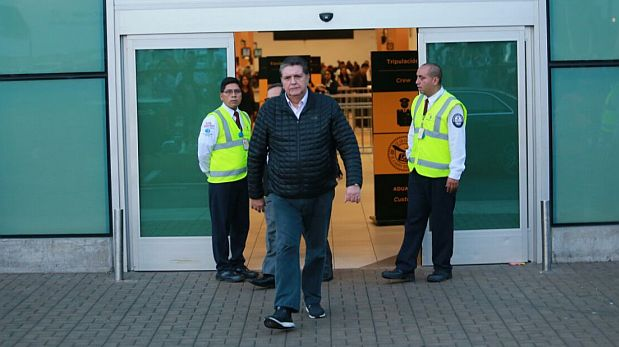 Se imaginan que la nada Alan salga de su retire en Liechtenstein y aparezca para reelegirse?