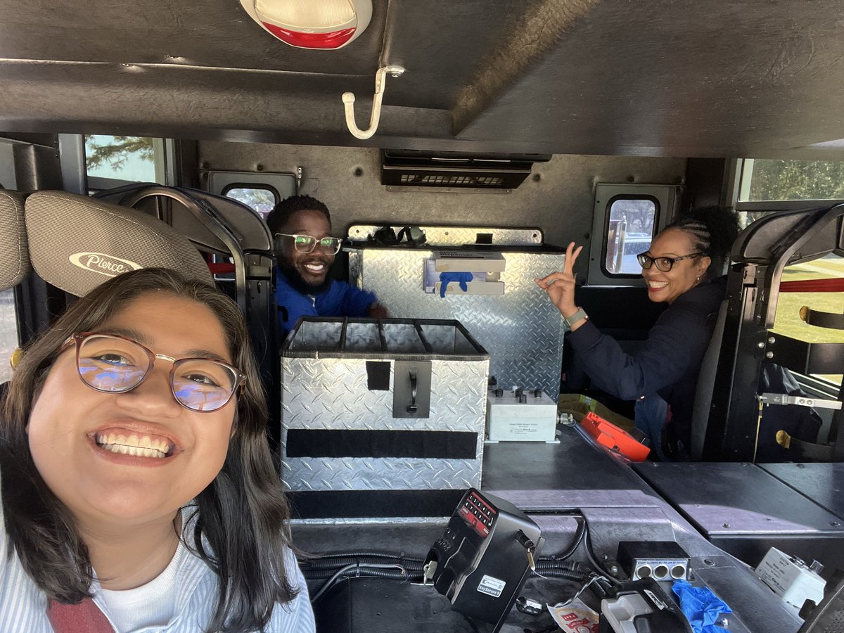 martinezs1_'s tweet image. Thank you @GarlandFire for making our day! 🚒 👨🏻‍🚒We really enjoyed the ride! 

#bradfieldsbest