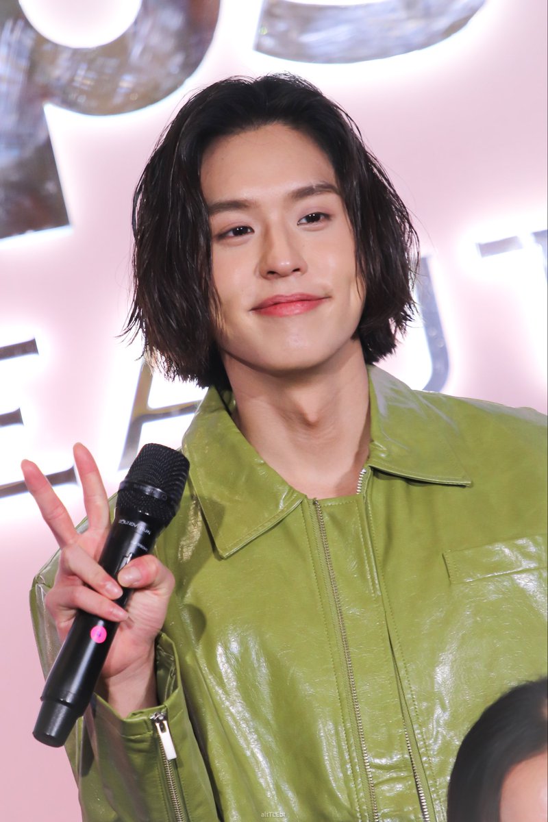 Ningbkpp08's tweet photo. 🥰💏💐แหม่!พูดถึงแฟนยิ้มแก้มจะแตกน่ะ ทำเป็นไม่รู้ว่าแฟนอยู่ไหนทำอะไร ทั้งๆๆที่ Number 2 ส่องไอจีเค้าก่อนนอน..ตลอด🤪💐🌹🥰
#bbillikin 
#SKYNLABxBILLKIN
#บิวกิ้น 
#บิวกิ้นพีพี https://t.co/9kcP92TNJE