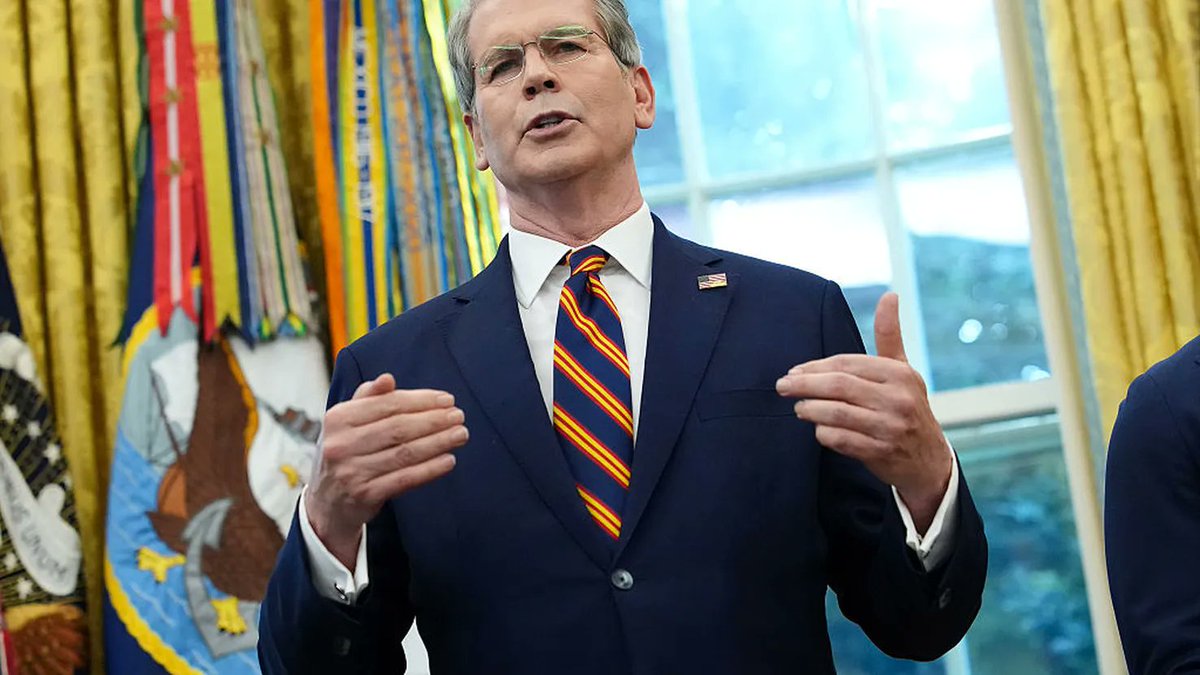 协助米莱遏制比索抛售，美国出手干预阿根廷汇市】 美国财长贝森特宣布与阿根廷央行达成一项200亿美元的“货币互换框架”。  https://t.co/NuCl6JEe7C