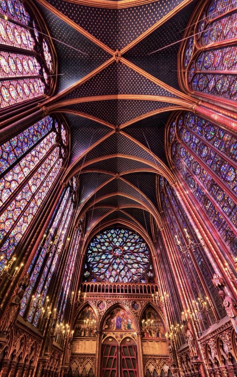 JeremyTate41's tweet image. This wasn’t built to be fancy, this was built to house the crown of thorns. It was built for the crown of the King of Kings.