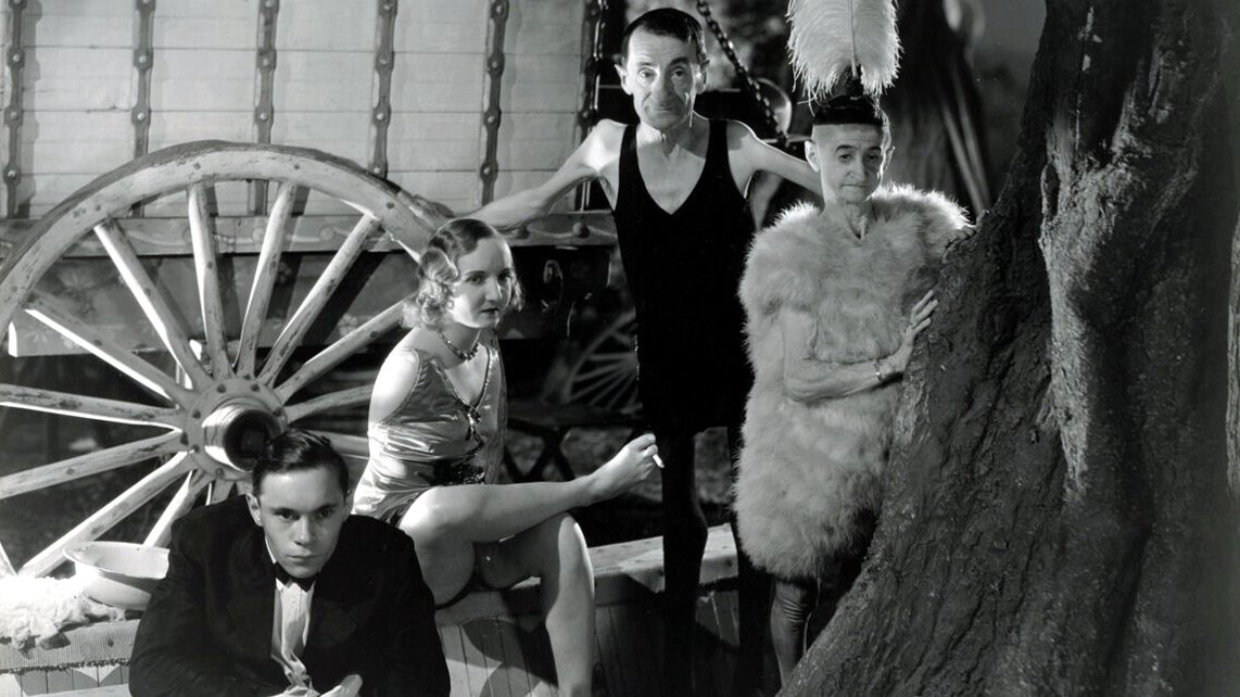 DrBuzz_Forensic's tweet image. Actress Elizabeth Green AKA as "The Stork Woman", was #BornOnThisDay Oct. 10, 1905. A sideshow performer (1920s-1930s) presented as a human stork. Remembered today for her role in the cult film, Freaks (1932). Retired in 1943 to Springfield, MA. Passed in 2001 (age 95) #RIP #BOTD