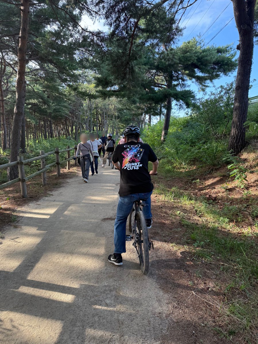 this week was a long holiday in korea.
we rode bikes, visited museums, and took it slow.

thanks <a href="/EnsoBuild/">Enso | ⌘ 🛠️</a> &amp; <a href="/CaveDAO_org/">CaveDAO👾</a>.
my parents wore theirs all week, true walking ads.