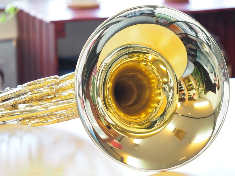 超人気モデル✨中古ホルンが入荷しました！

🍀ハンスホイヤー　801MAL

新しい個体ではありますが、ベルネックに大きな凹みの修正痕があります
使用に伴う擦り傷と微小なエクボの修正痕が数か所点在しますがラッカー剥離はほとんどありません！

詳細はコチラ↓
windsstyle.cart.fc2.com/ca36/262/p-r-s/