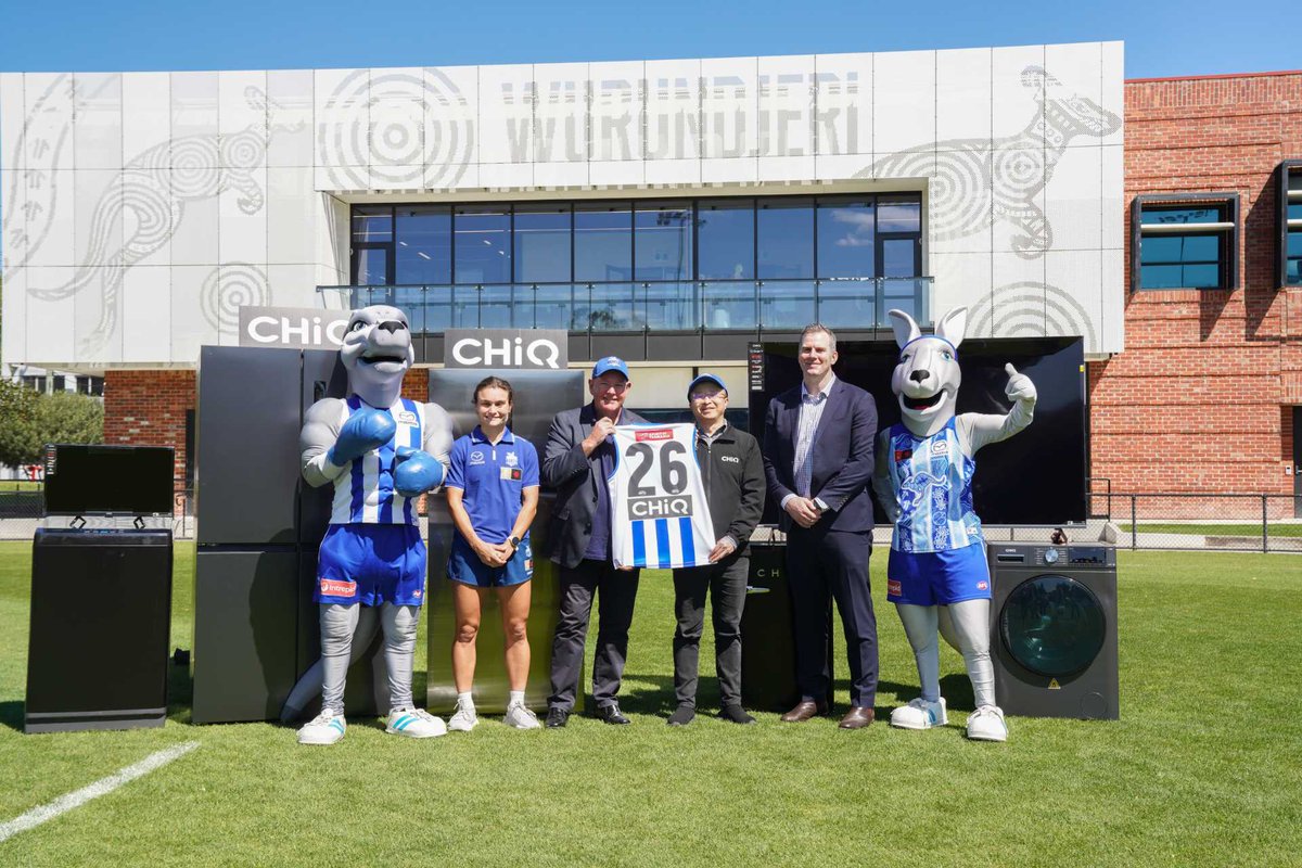 GlobalCHiQ's tweet image. CHiQ is proud to announce our new Co-Major Partnership with the North Melbourne Football Club (Kangaroos) for the 2026/2027 AFL seasons! 🦘🏉 @NMFCOfficial 

Get ready for more smart moments and unforgettable wins ahead. 💙

#CHiQ #SmartwithStyle #FootballClub