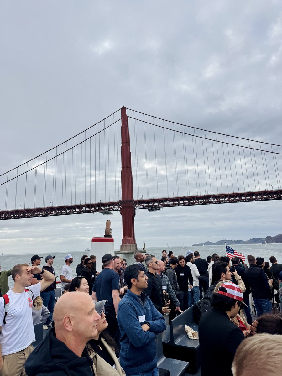 CCgong's tweet image. 300 founders and funders aboard our #SFTechWeek cruise🛳️ no Blue Angels but spotted whales and dolphins! 

@MenloVentures @BancOfCal @TriNet @trincapital  @Techweek_  @a16z @KatiaAmeri @andrewchen @diTar @kevinzeidan @edcoady
