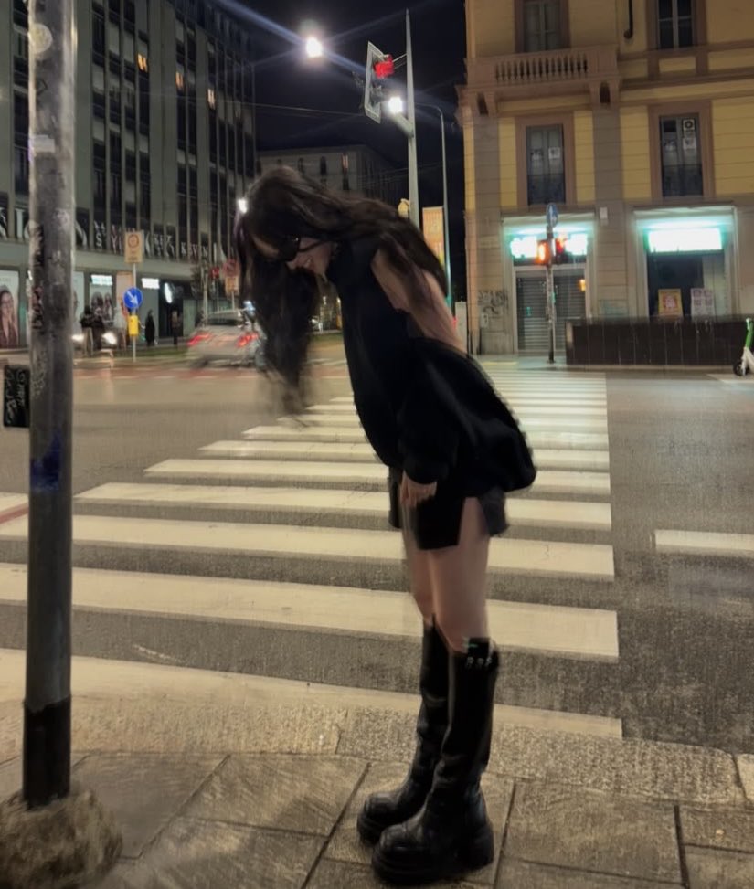 dearyouaremine_'s tweet photo. 애니문 사복 패션 진짜 넘 찰떡이라 
앞으로 이런 사진 826351개 더 보고싶음 https://t.co/Oz5eEtrtdZ