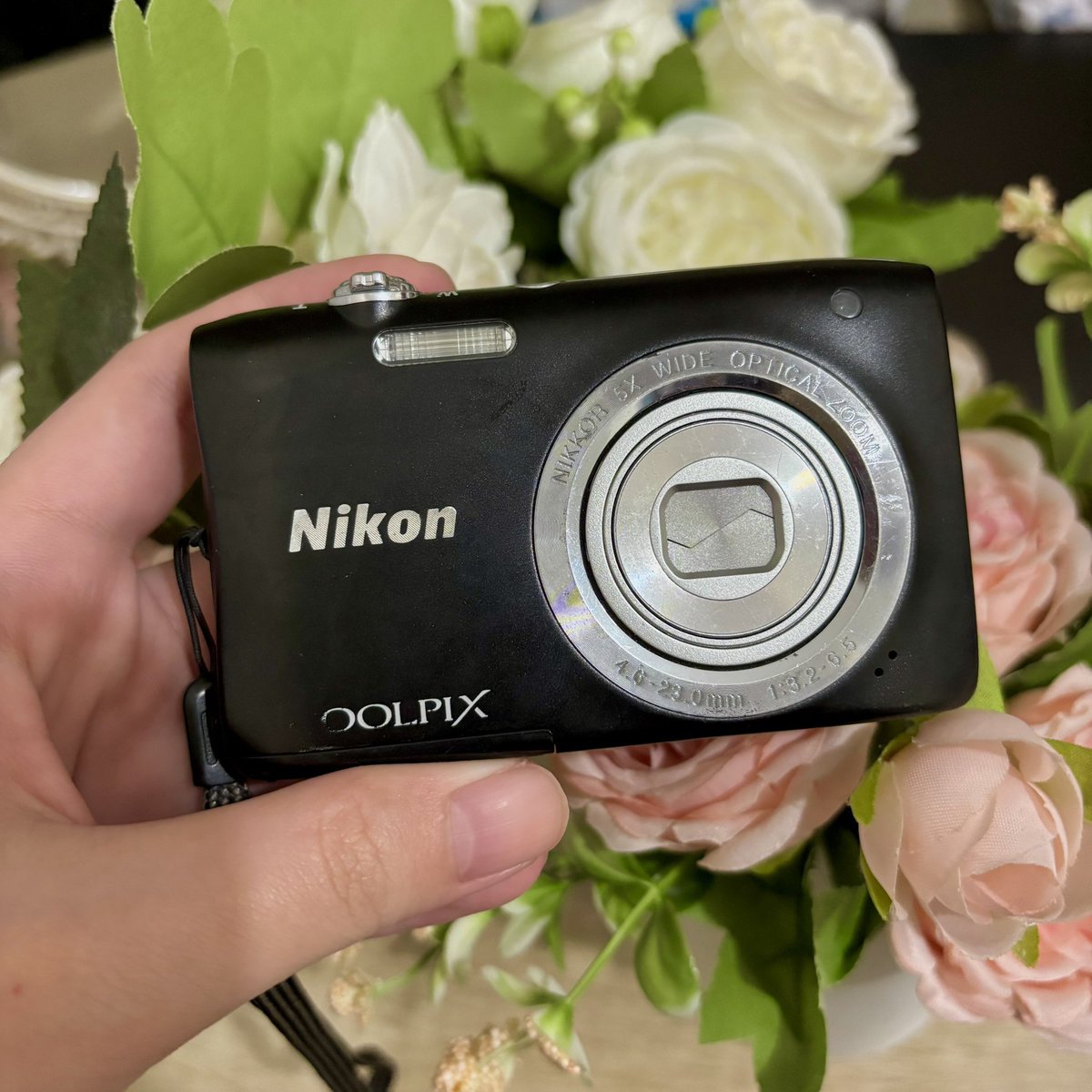 digiyours's tweet photo. WTS Nikon Coolpix S2900 in Black🖤

All fungsi normal, no minus
Include : charger universal,battery, sd card 8gb, strap

Price : 1,45
Pengiriman : JNT/🍊(admin +5%)
📍Pluit, Jakut

#zonauang #digicam #nikoncoolpix #S2900 #camera https://t.co/kudW4gZTIS
