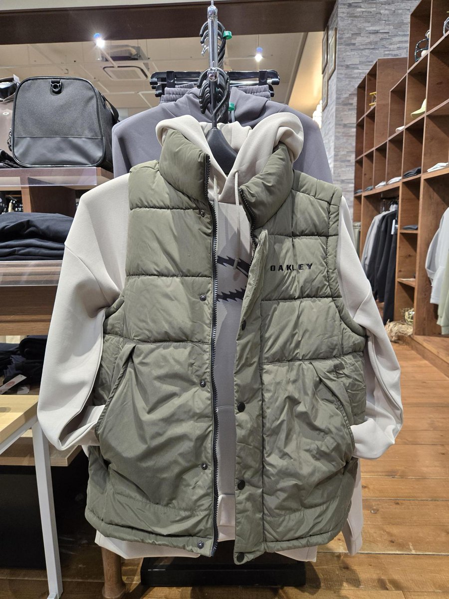 ◤ OAKLEY ◢ オークリーの人気アパレルラインが店頭に登場！ シックな