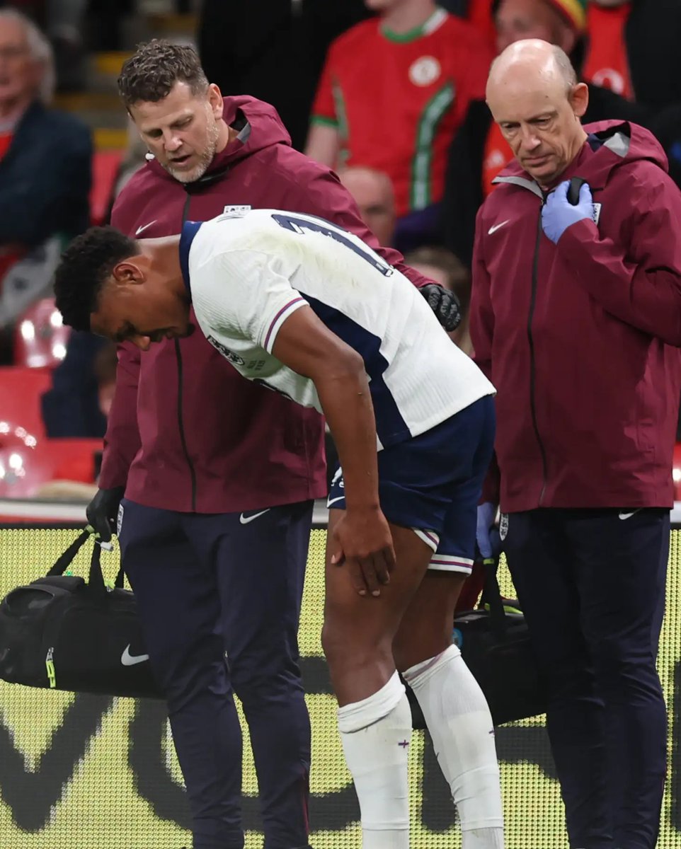 iSportsAPI's tweet image. Ollie Watkins was forced to leave the pitch at halftime during England's 3-0 victory over Wales due to a painful collision with the goalpost.
Tuchel stated, "He’s okay. It was very painful, but it seems to be just that—pain without any lasting harm."
#ENGWAL