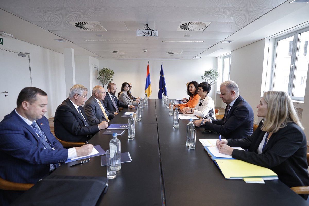 AraratMirzoyan's tweet image. #TRIPP, “#Crossroads_of_Peace” are integral parts of enhanced #connectivity & #prosperity in our region & beyond.
🇦🇲 can bridge #EU & #CentralAsia, fostering infrastructural, digital, energy ties & more: key message in PM @NikolPashinyan’s engagements at 🇪🇺 #GlobalGateway forum.