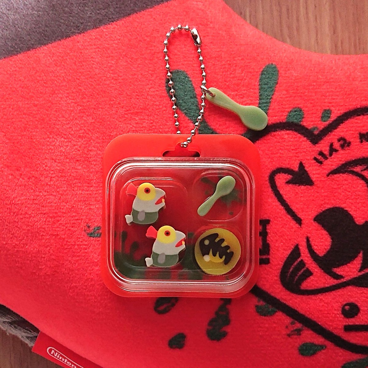 ブリスターパッケージにスプラトゥーンのつめつめ消しゴムを詰めて、サモラン風に仕上げてみました😃