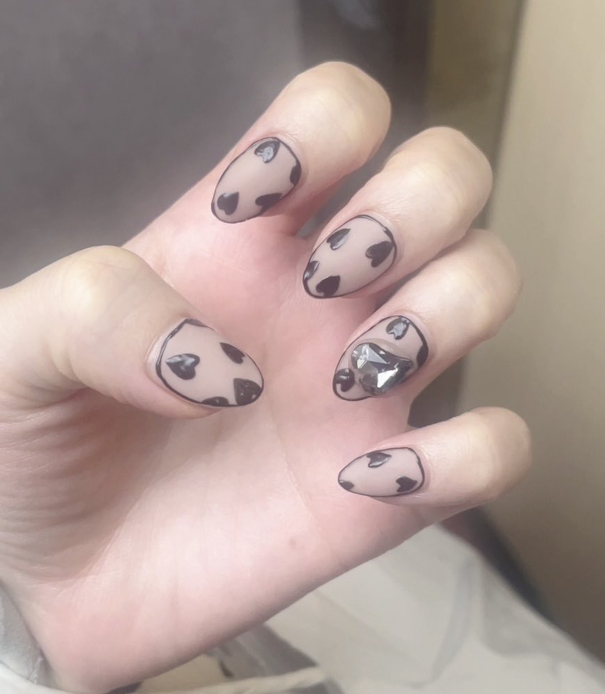 nanyan_aden's tweet image. 私も左みせて右になった事あってその日のうちに他の店舗でオフしてワンカラーに直してもらった.....時間のお金の無駄すぎたwww