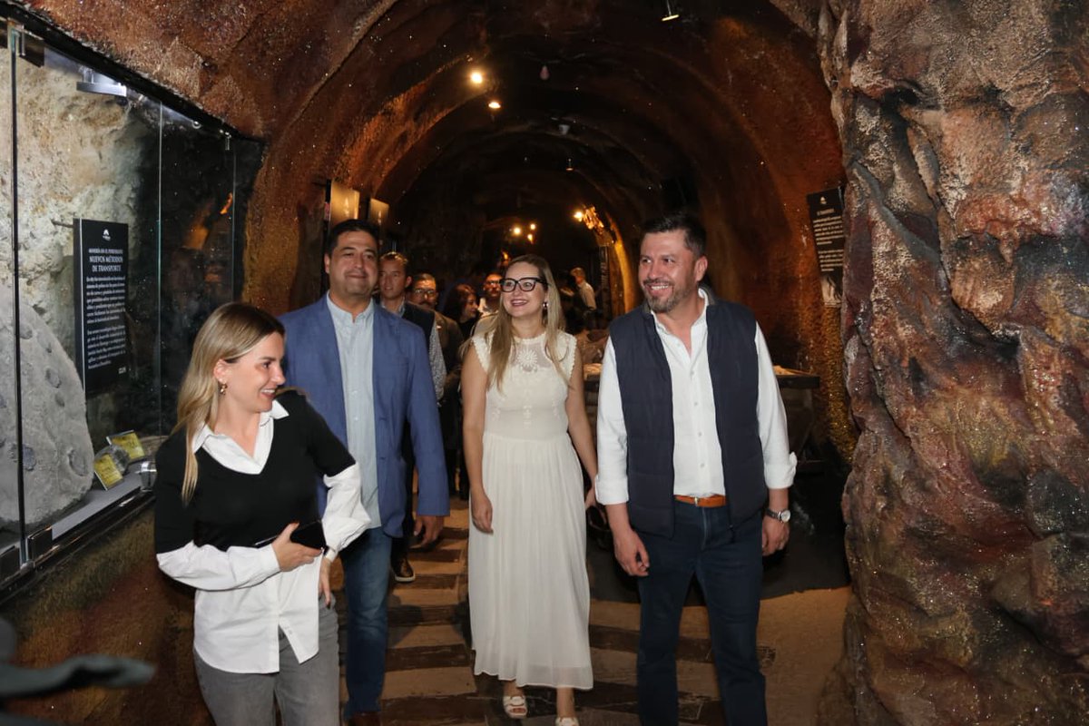 ☑️ La recuperación y rescate de los espacios turísticos representa una oportunidad para fortalecer la reactivación económica y el orgullo de identidad duranguense.

Celebramos la reapertura del Paseo #TúnelDeMinería⚒️, un emblema que une historia, cultura y desarrollo. 👏👏