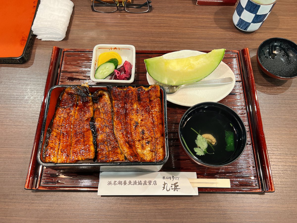 ground_seabass's tweet photo. 仕事前に仕事終わった後に食べる様なものを食べてしまった…
���味しかった🫢
#浜松
#浜松鰻
#うな重上 https://t.co/9WeATghwlx