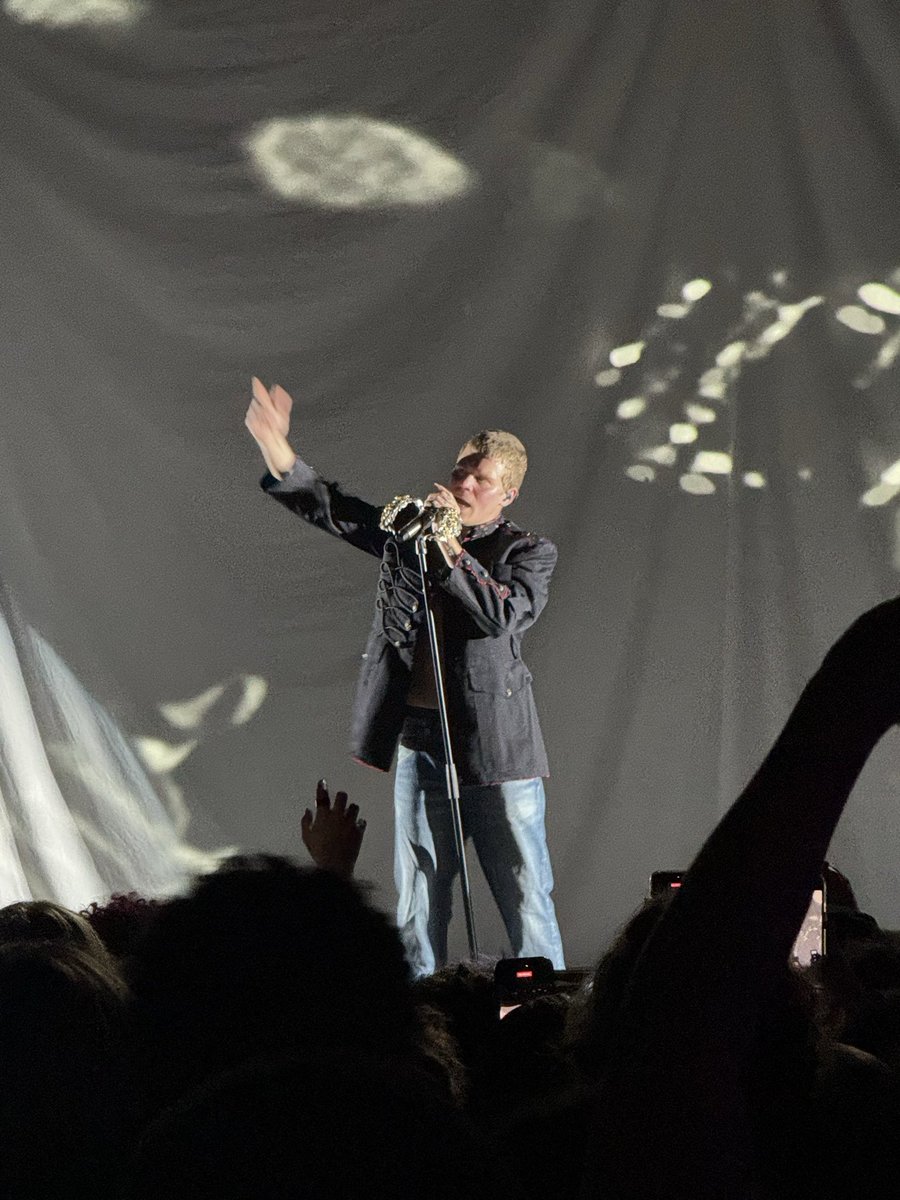 2_Potato's tweet image. Swedes be so cool