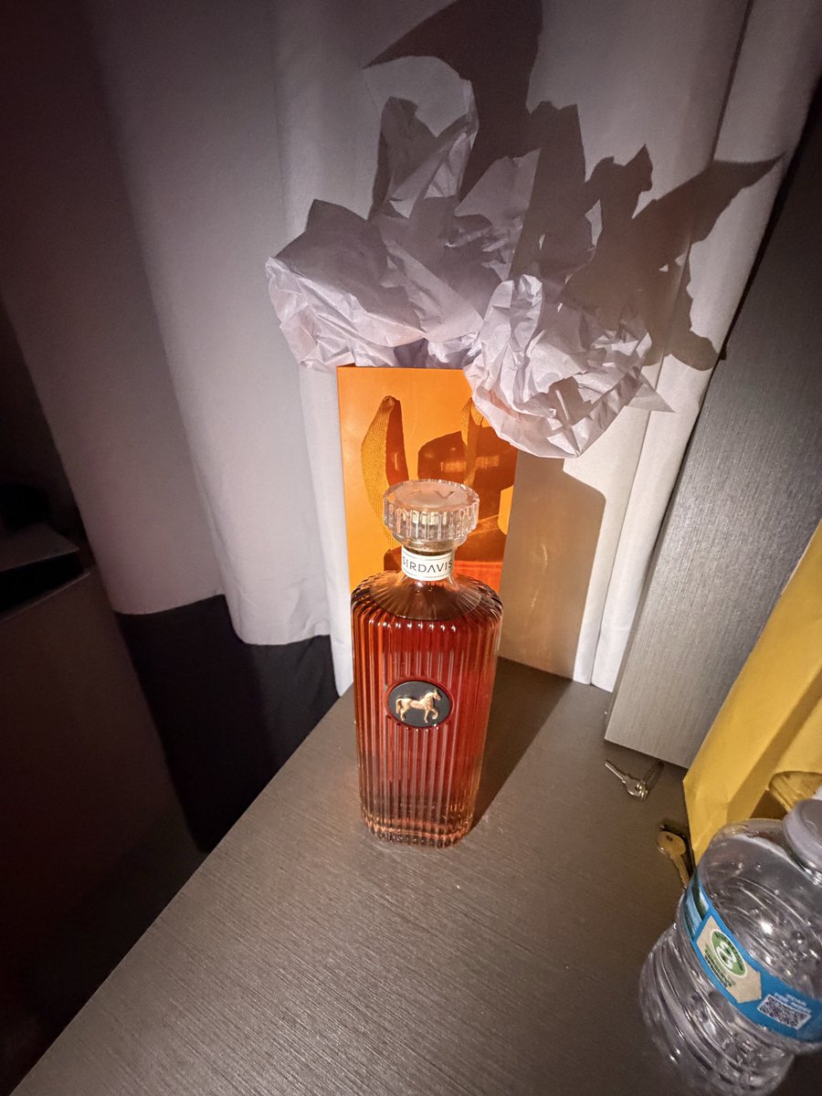 JOSECARTEIGH's tweet image. I gave sir Davis a photoshoot, moments before disaster…