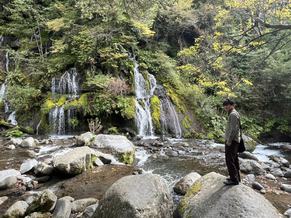 滝とフィドラー（フィドル抜き）