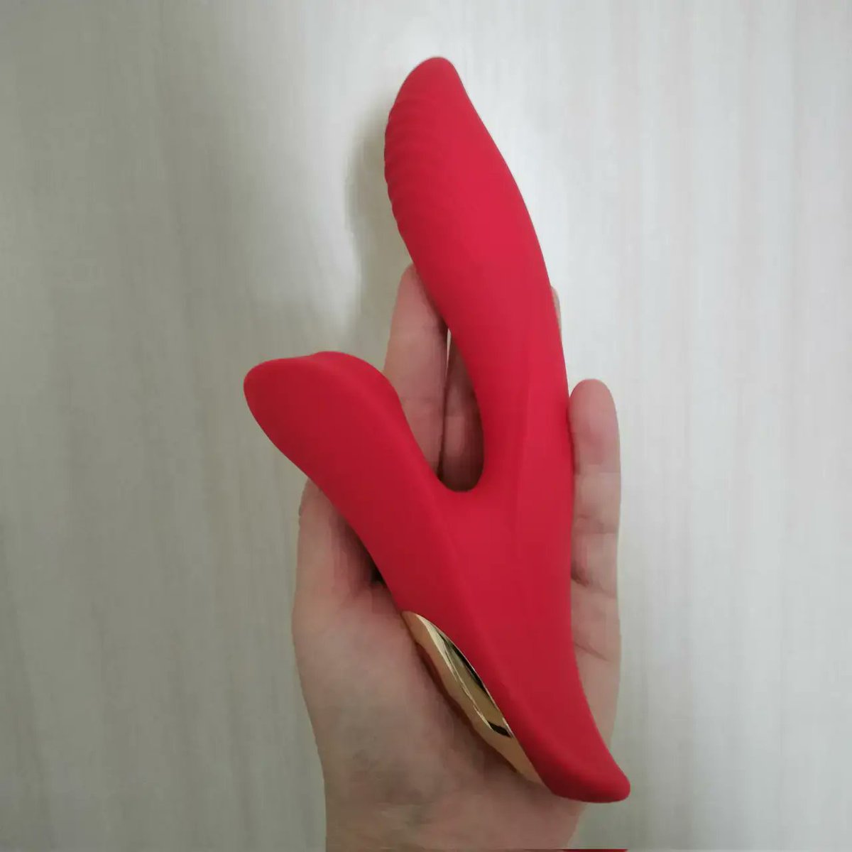 shareshop945's tweet photo. https://t.co/8m6TaT9lCs
雙重快感，一機掌控 人體工學設計貼合私密曲線，雙馬達強力震動，帶來內外夾擊的極致享受
靜音防水，隨時隨地悄悄高潮
雙頭設計同時刺激敏感點，從外到內一次滿足，多段變頻任妳用
今晚，就讓它帶妳飛
當初我買$1490今天只要$1090
#情趣 #按摩棒 #情趣用品 #sex #情趣玩具 https://t.co/QLNUrWAdE9