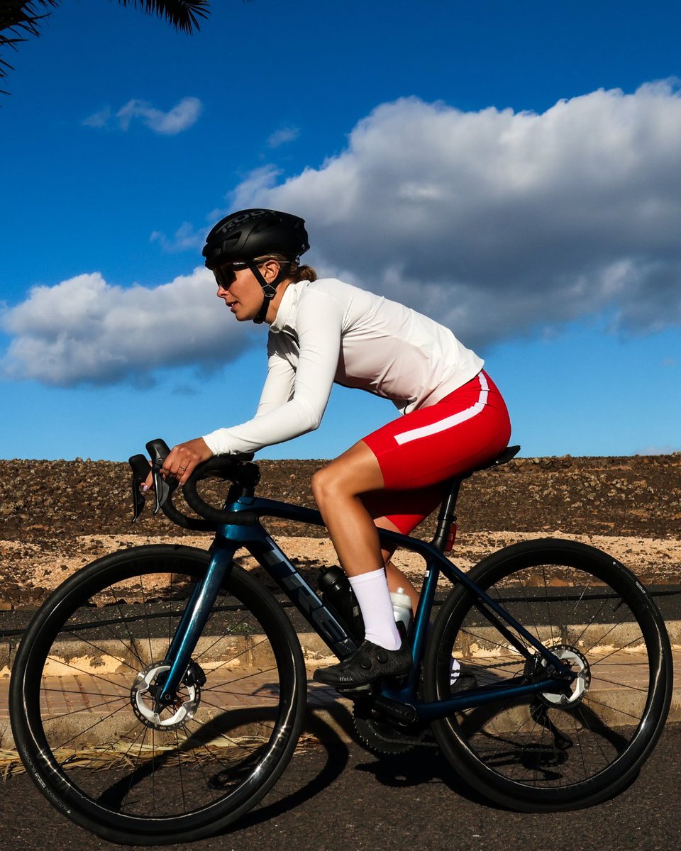 RudyProjectNA's tweet image. Not every ride needs a finish line. Some are about empty roads, clear skies, and the miles that test your drive as much as your endurance. 💪

🚴‍♀️: @sian_rainsley