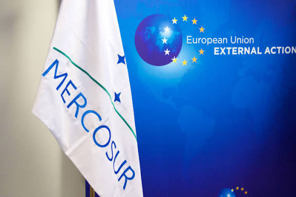 Mechanizmy ochronne zaproponowane  przez KE w związku z #Mercosur będą tak skuteczne jak przy ATM z Ukrainą. To gra pozorów. Na tych warunkach, bez realnych działań i  oddzielnych środków dedykowanych dla zagrożonych sektorów w ramach WPR ta umowa jest nieakceptowalna.