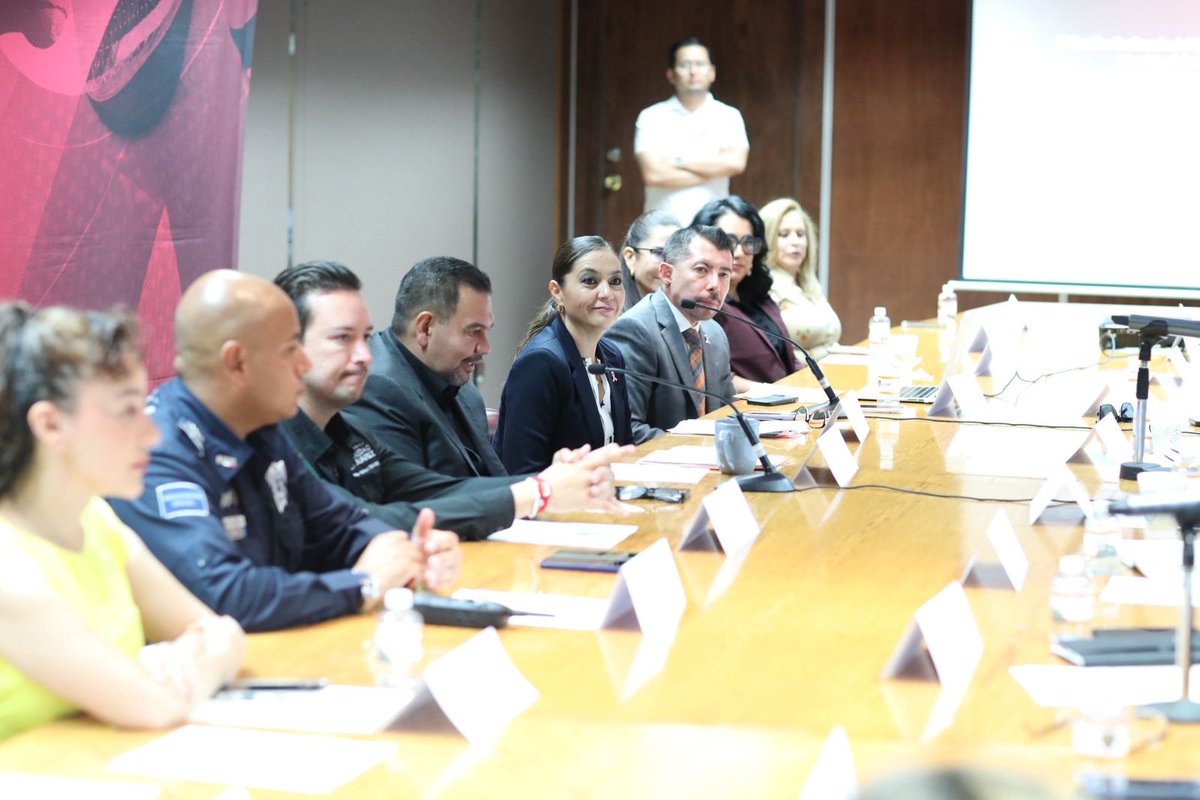 Esta semana dimos un paso decisivo para impulsar el turismo en Juárez. Se reinstaló el Consejo Consultivo Municipal de Turismo, alineando esfuerzos de gobierno, empresa, academia y sociedad para proyectar nuestra ciudad como destino de impacto.  <a href="/MunicipioJuarez/">Ciudad Juárez</a>  #TurismoJuárez