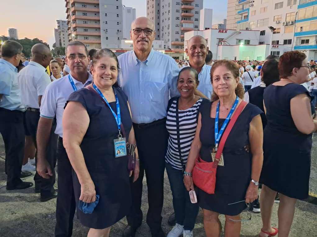 Participaron los  Transportistas de #LaHabanaDeTodos en la movilizacion solidaria por el hermano pueblo de Palestina.
<a href="/MitransCuba/">Ministerio del Transporte de Cuba</a>
@snttpcuba