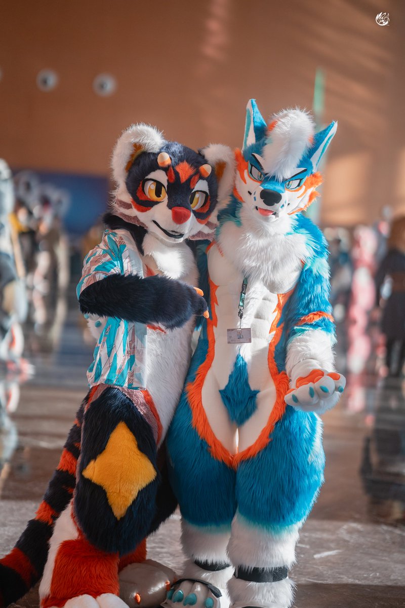 快看他的腹肌，超好摸的！
📷:<a href="/Einittt/">因特Einit</a>