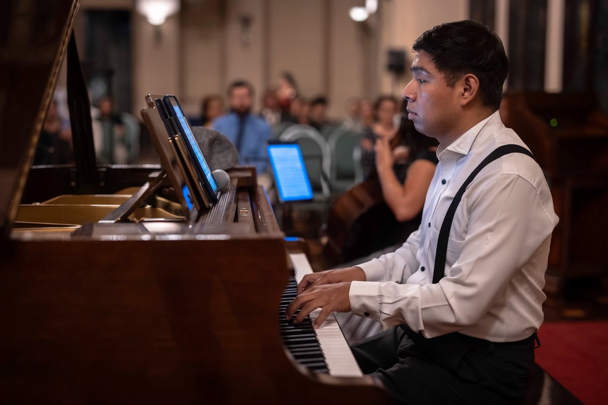 #Guatemala | 🎶🏛️ Un homenaje a la arquitectura de inicios del siglo XX y a la música que la acompañó fue el que ofreció el Proyecto Cultural Lokrios con su concierto “Art Déco”, realizado en el Salón Banquetes del Palacio Nacional de la Cultura, como parte del 28.º <a href="/fchgt/">Festival Del Centro Histórico</a>.