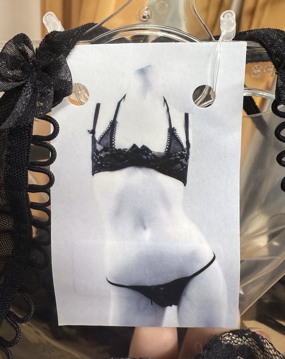 自主企画はこうゆうのかハイレグ衣装を借りようと
思ってます！！！
枠まだあるのでDMください！！！ https://t.co/Gyt0U2CBjV