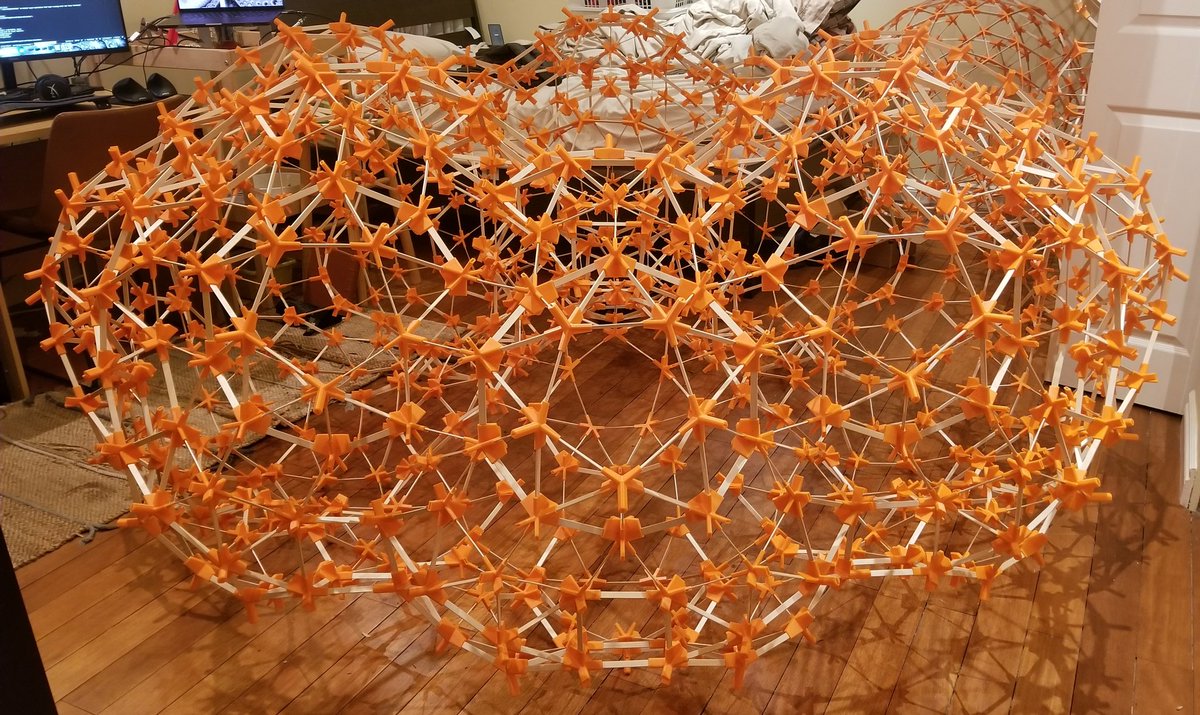 koozdra's tweet photo. Penta torus. Solid week of printing. 10+ kg of filament. https://t.co/eYeznqt0yG