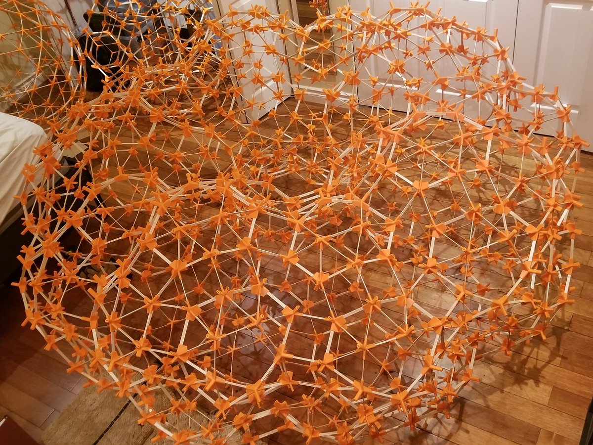 koozdra's tweet photo. Penta torus. Solid week of printing. 10+ kg of filament. https://t.co/eYeznqt0yG