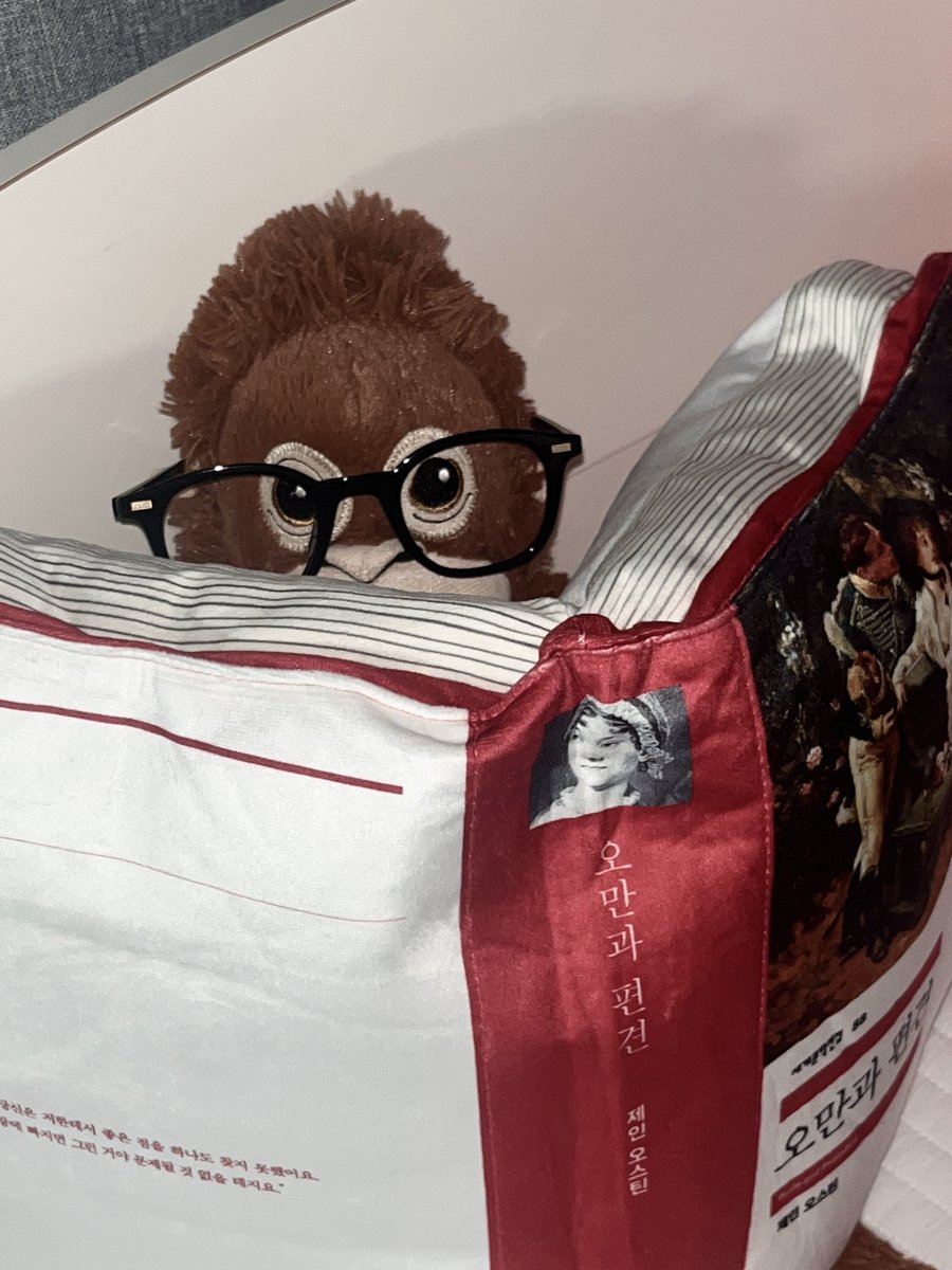 ki2_ki2_'s tweet image. 얼른 끼끼에게 책 읽으라고 하긔