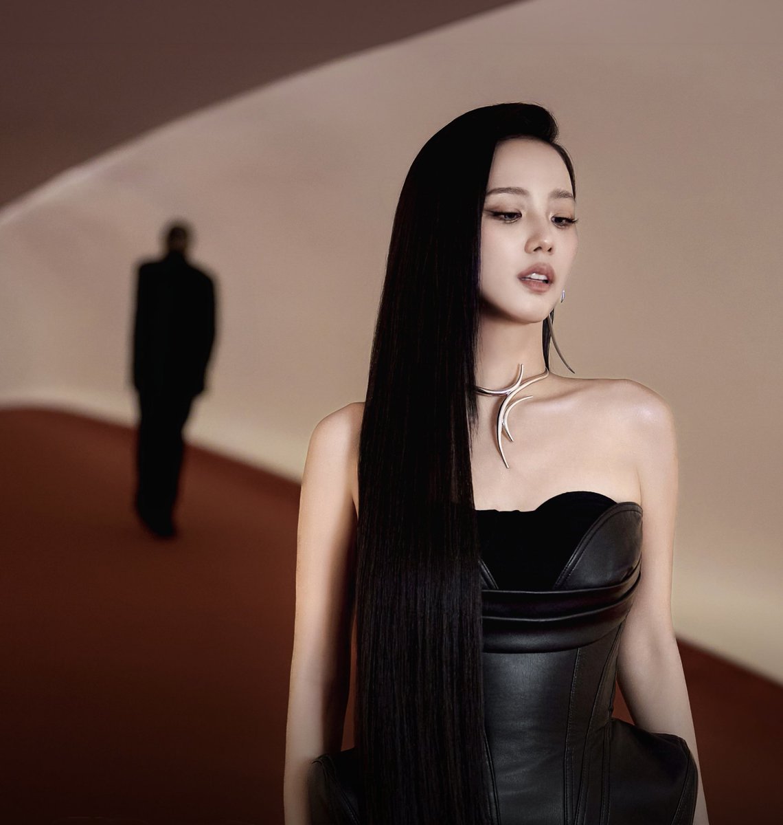 ‘EYES CLOSED’ by #JISOO and Zayn is officially out:

Spotify: open.spotify.com/track/4WFfPxJv…
Apple Music: music.apple.com/fr/album/eyes-…
YouTube: youtu.be/EN1tMeXQii0?si…
YouTube Music: music.youtube.com/watch?v=aTqchg…