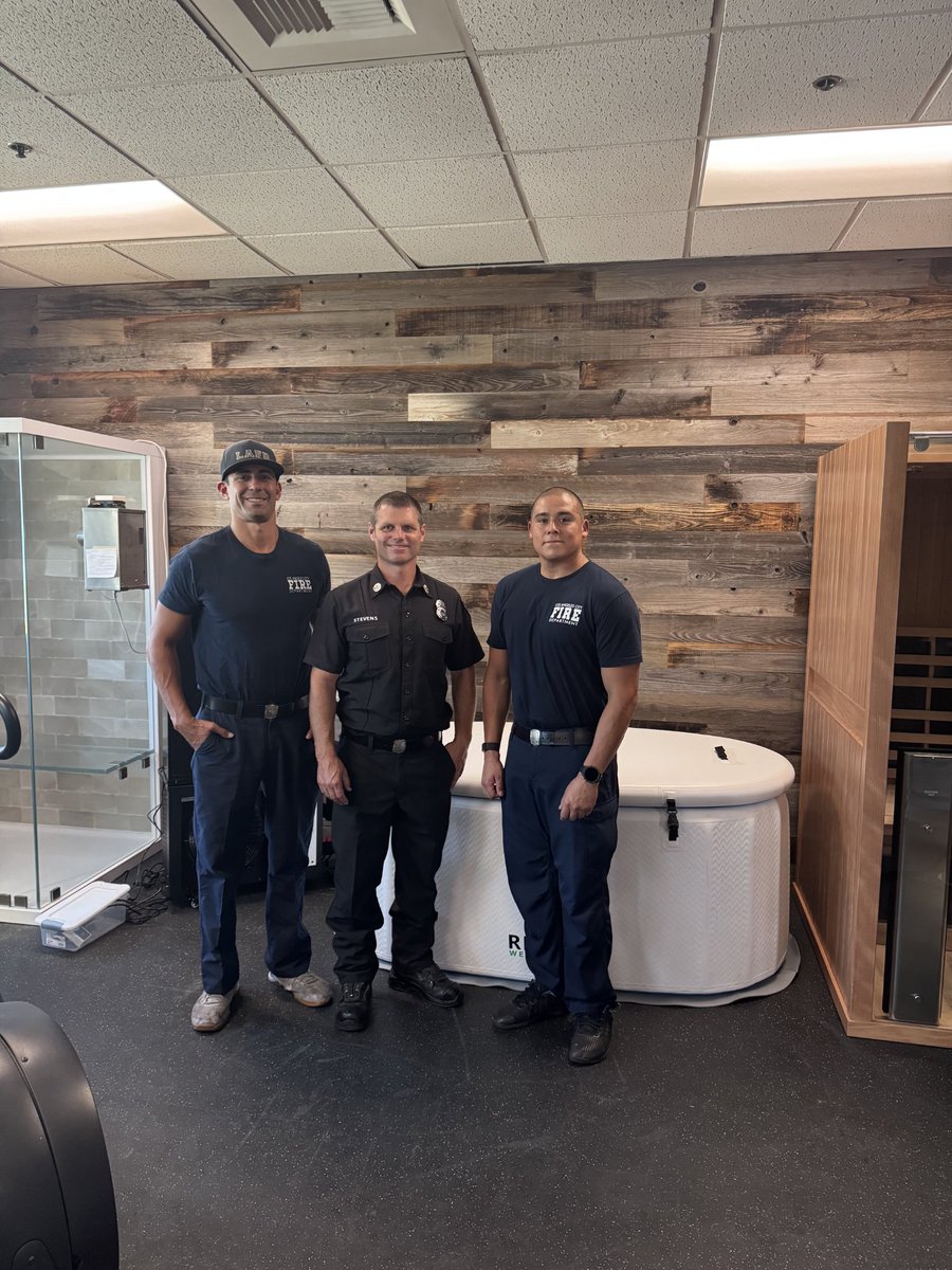 Responders1stLA's tweet photo. Today we supported @LAFD Fire Stations 14, 62, and 97 with @RevxWellness cold plunges to help with recovery throughout the day. Looking forward to supporting more stations in the future. https://t.co/Tz75EU79pT