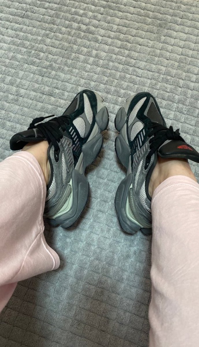 Kyk dan çıkıp işe geldim ben okurken hem çalışırken enayi sikmek harika bu yaşımda herkesi domaltıyorum. Sun herşeyini bana sömürecegim 😂💲 #finansalköle #finansalkole #finansalenayi #finansalsahibe