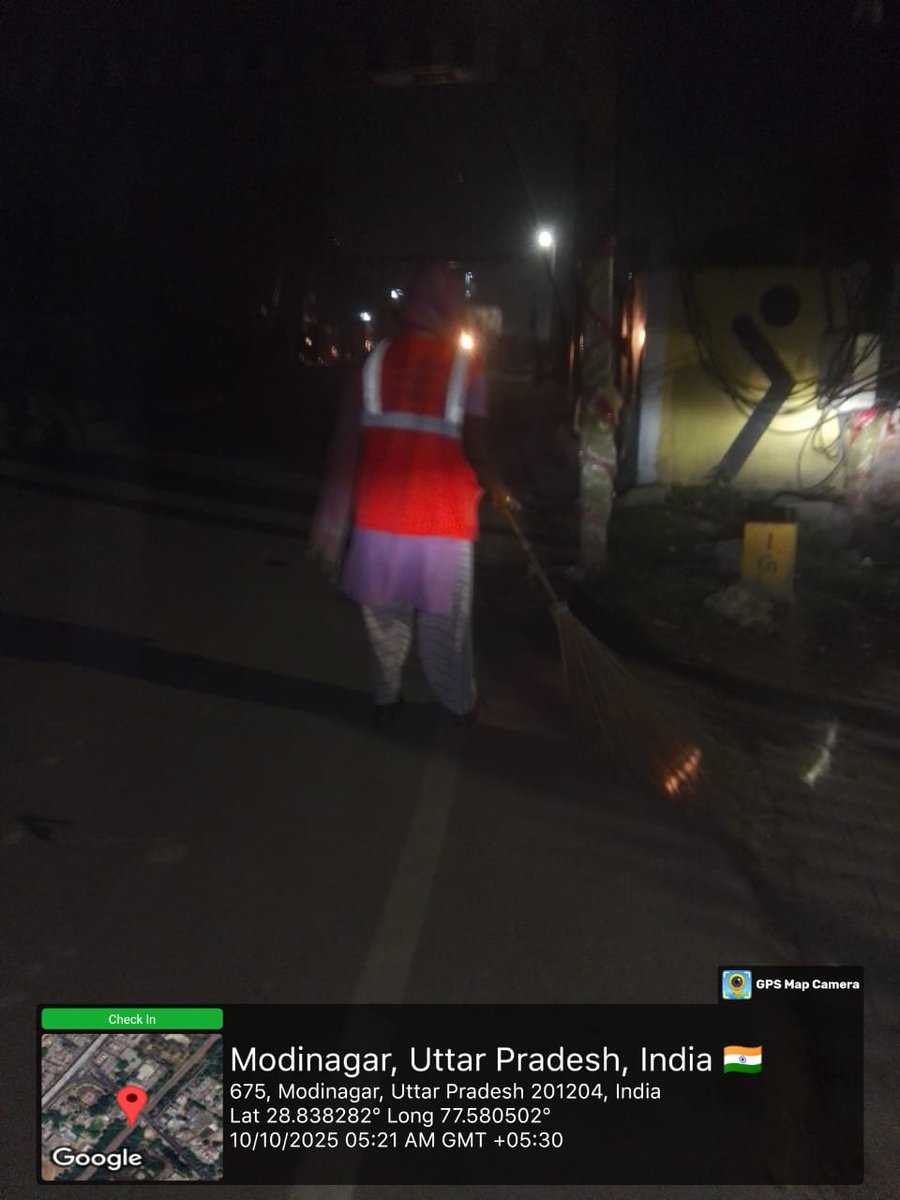 ModinagarNagar's tweet image. &quot;मोदीनगर नगर पालिका के कर्मचारी सड़कों और वार्डों की साफ-सफाई में निरंतर लगे हुए हैं। उनका सतत प्रयास रहता है कि शहर साफ और स्वस्थ रहे तथा वातावरण शुद्ध और सुंदर बना रहे।&quot; 🌿✨
#BHI #SwachhBharat #CleanModinagar #NagarPalikaModinagar