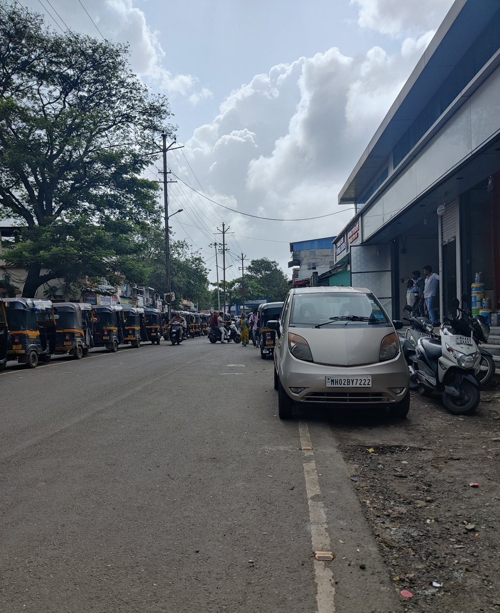 Public Pulse (@public_pulsein) on Twitter photo Quirky observation 🚖
Step out of #Dahanu station and you’ll see… no road dividers.
Instead, a perfect line of autorickshaws acting as human-made dividers.
Only in India!
<a href="/PalgharCEO/">Zilla Parishad Palghar</a> <a href="/collectorpal/">Collector Palghar</a> Quirky observation 🚖
Step out of #Dahanu station and you’ll see… no road dividers.
Instead, a perfect line of autorickshaws acting as human-made dividers.
Only in India!
<a href="/PalgharCEO/">Zilla Parishad Palghar</a> <a href="/collectorpal/">Collector Palghar</a>