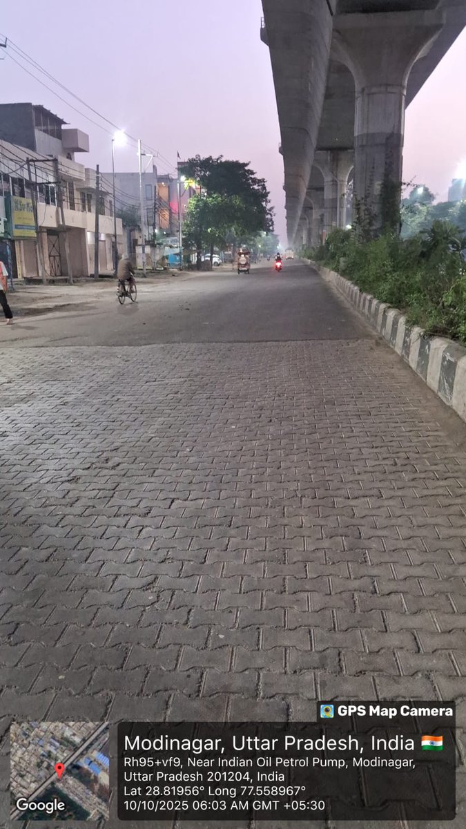 ModinagarNagar's tweet image. &quot;गुड मॉर्निंग मोदीनगर! 🌅
मोदीनगर नगर पालिका के कर्मचारी सुबह-सुबह शहर की सफाई करते हुए स्वच्छता का संदेश दे रहे हैं। शहर को स्वच्छ और सुंदर बनाए रखने के लिए नगर पालिका के कर्मचारी दिन-रात समर्पित भाव से कार्य कर रहे हैं।&quot;
#BHI #SwachhBharat #CleanModinagar #NagarPalikaModinagar