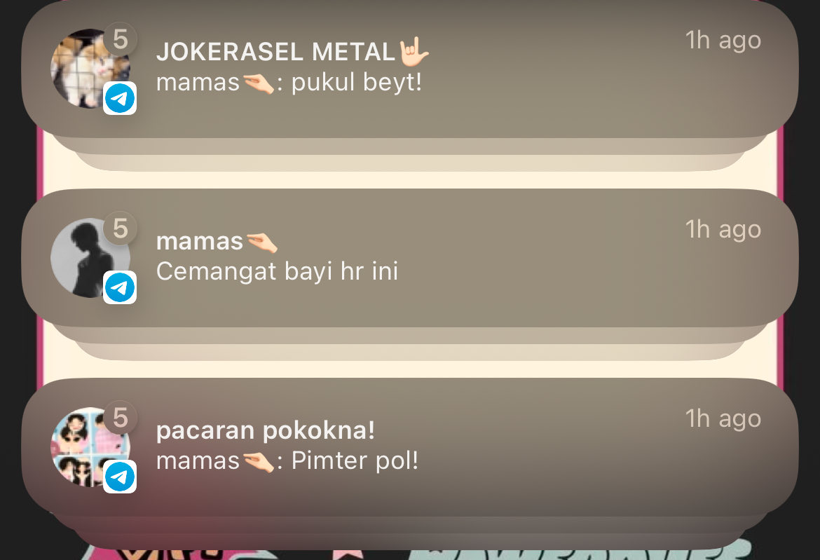 lucu betul chatan di 3 grup dengan 3 pembahasan yg beda😭