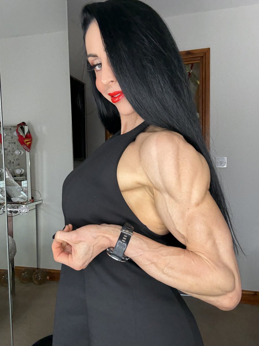 rebeccajade83's tweet image. I’m never going to stop growing 💪🏽💋