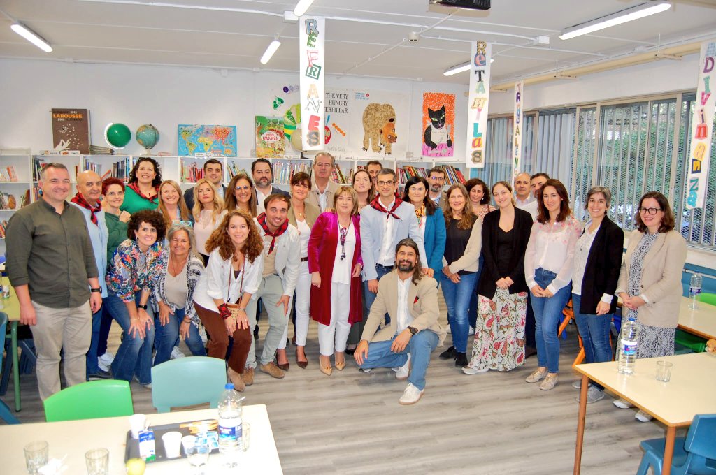 DavidArranzVox's tweet image. Es algo muy grato ver que la política se ve reflejada en algo tangible, de verdadera utilidad social y encima hay consenso entre las diferentes formaciones políticas.
Un comedor escolar con una cocina, que sirve comida de calidad y proximidad a los niños.
CEIP María Moliner, Zrgz