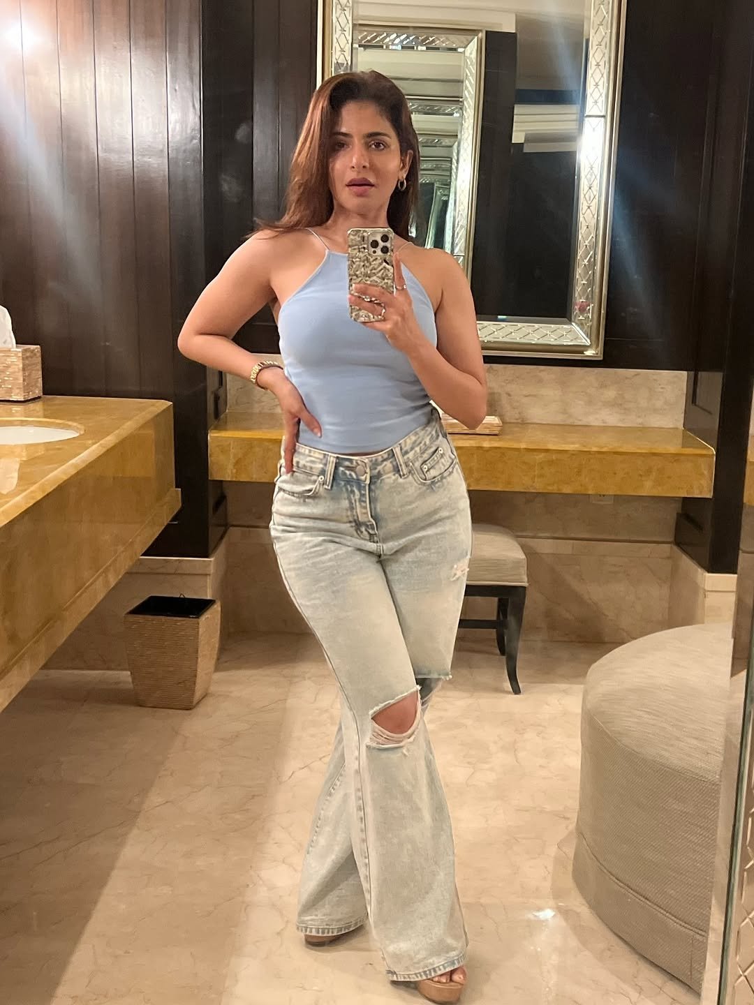 G24-f5MW8AAptE2?format=jpg&name=large