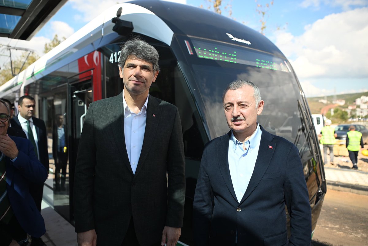 Kartepe’ye tramvay geliyor 🚊
Kocaeli Büyükşehir Belediye Başkanımız Tahir Büyükakın müjdeyi verdi.

Hayırlı olsun.