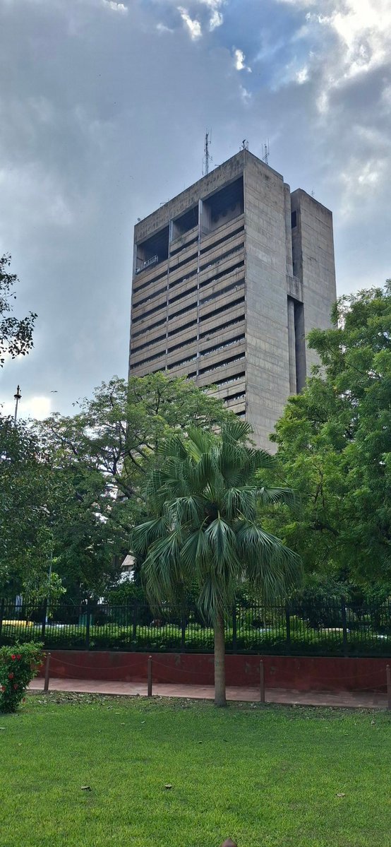 DataDisection's tweet image. Delhi has some really cool brutalist architecture.